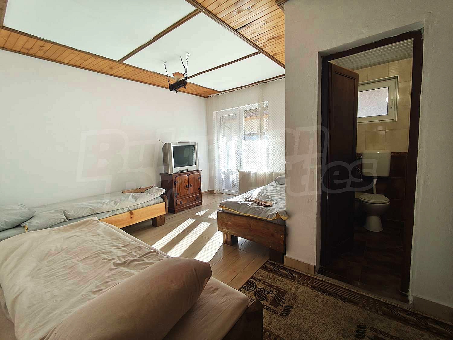 Gallery Picture 32