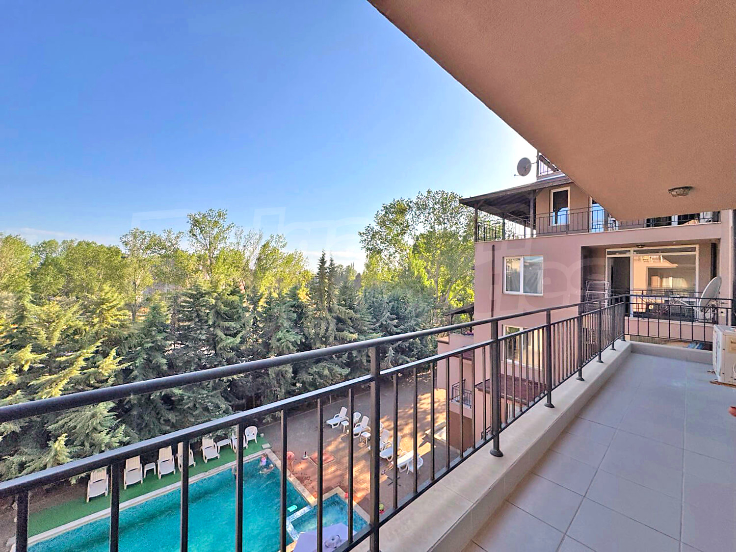 Gallery Picture 11