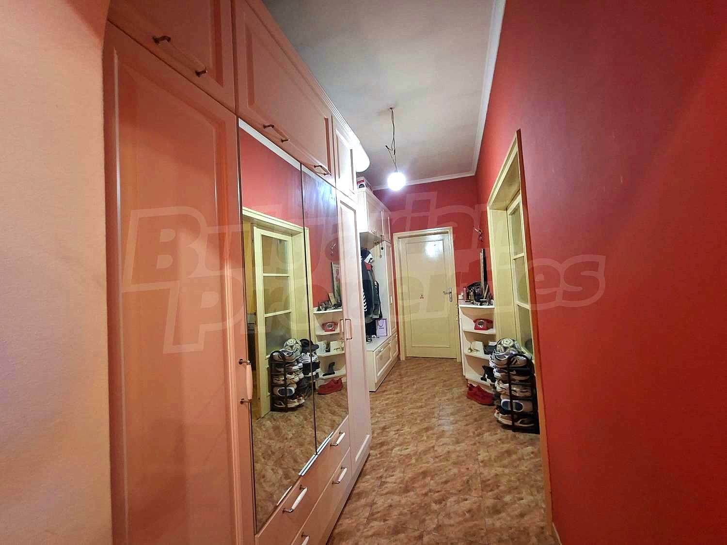 Gallery Picture 4