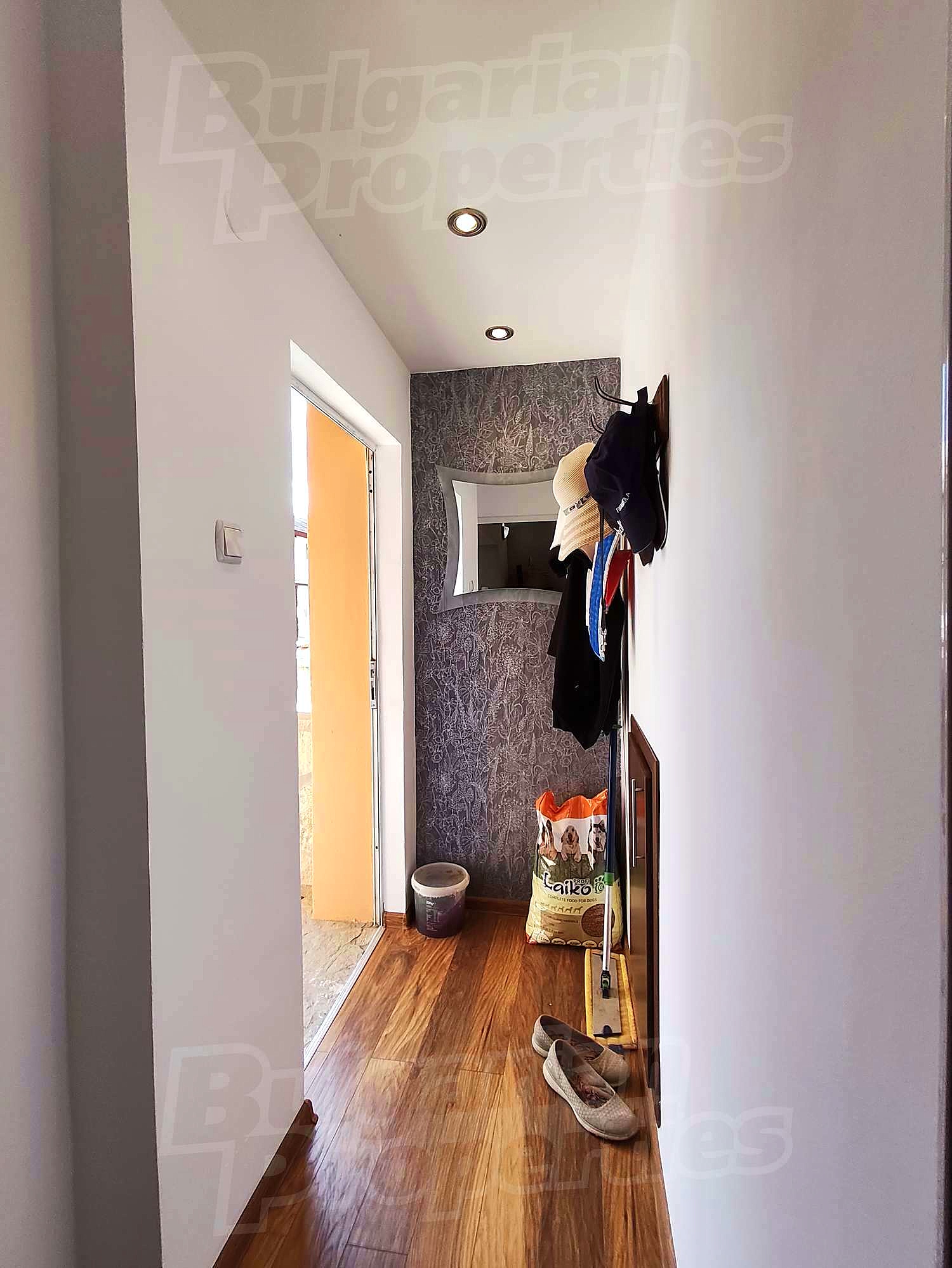 Gallery Picture 9