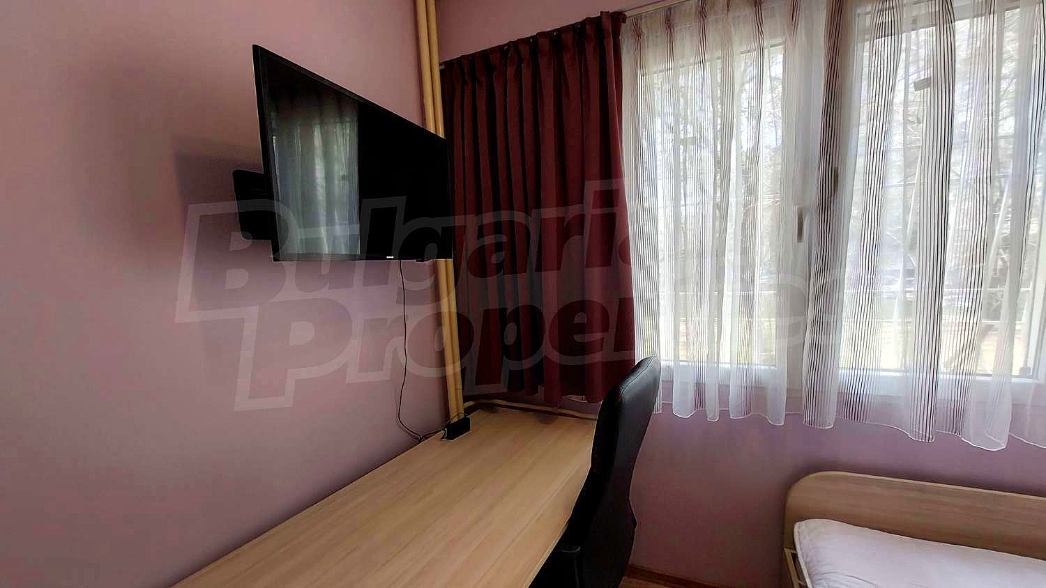 Gallery Picture 8
