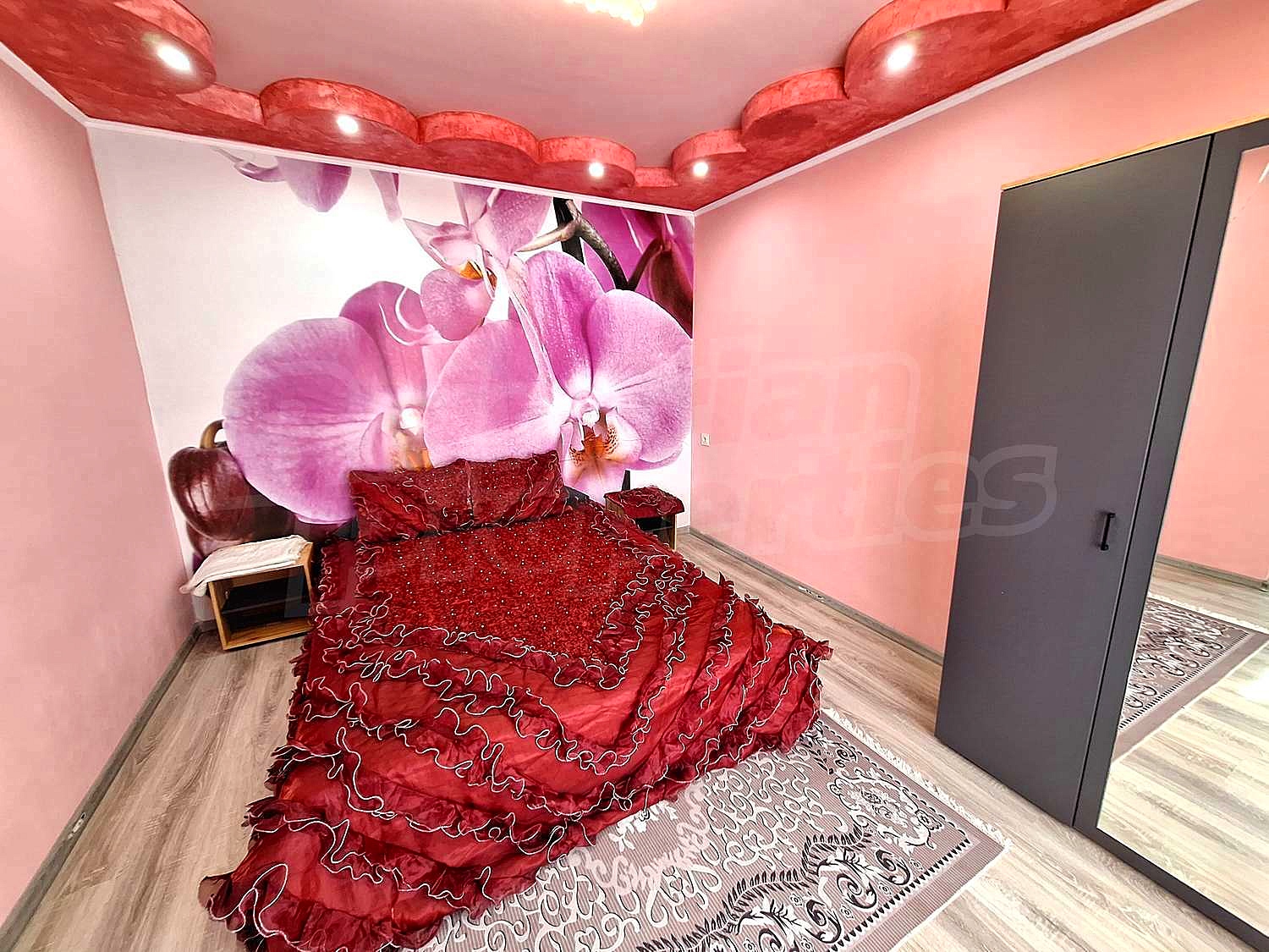 Gallery Picture 3