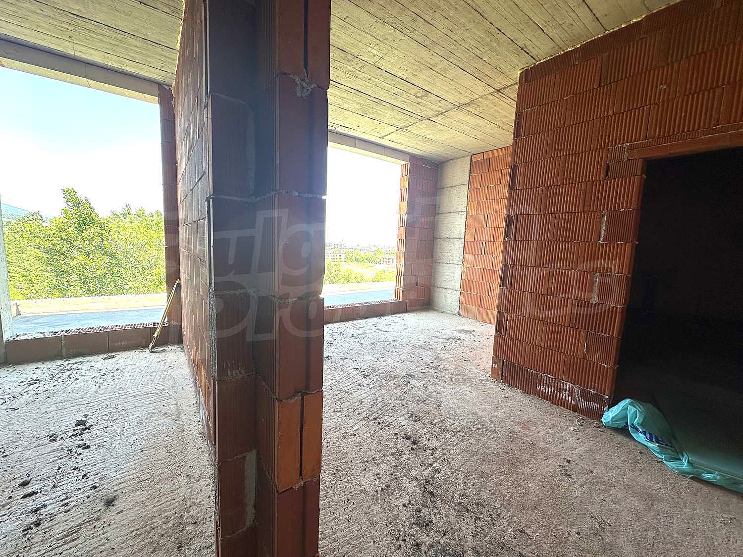 Gallery Picture 10