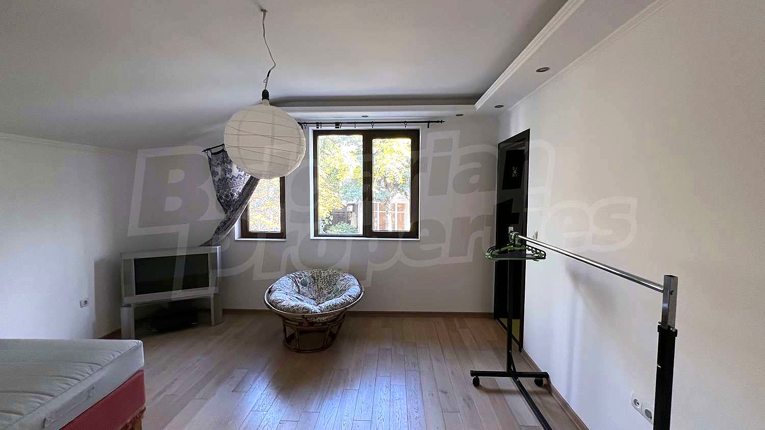 Gallery Picture 37