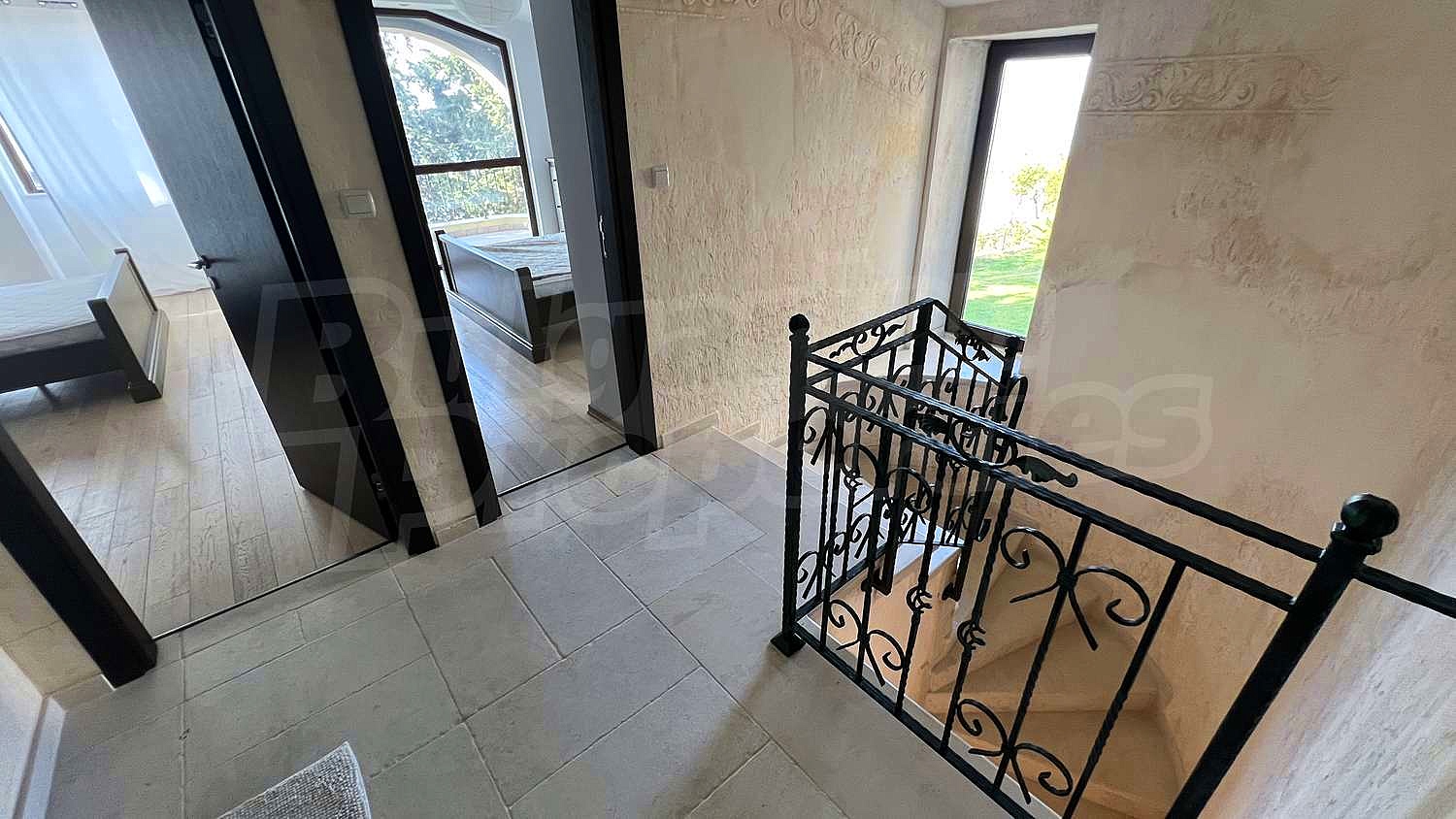 Gallery Picture 39