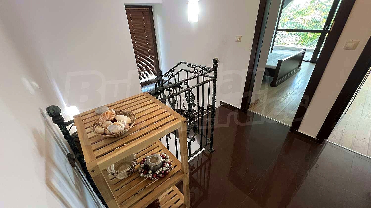 Gallery Picture 54