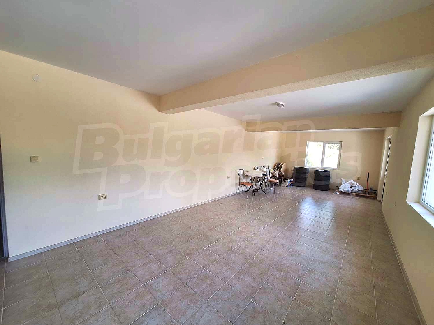 Gallery Picture 4
