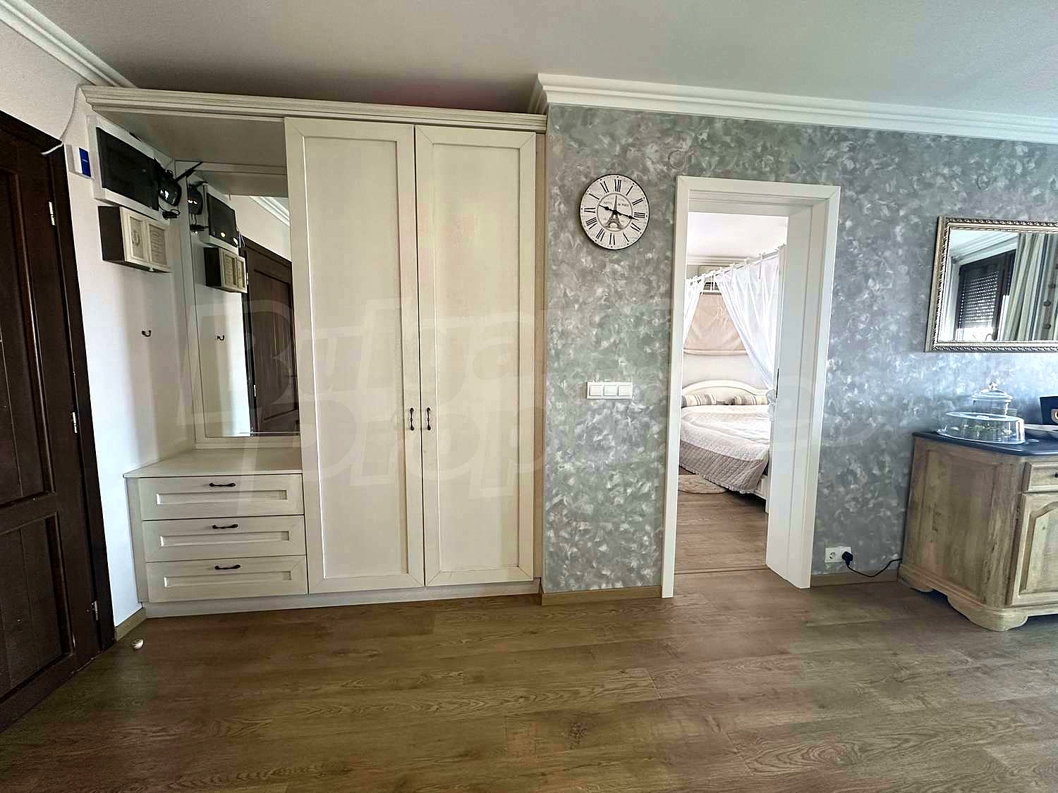 Gallery Picture 34