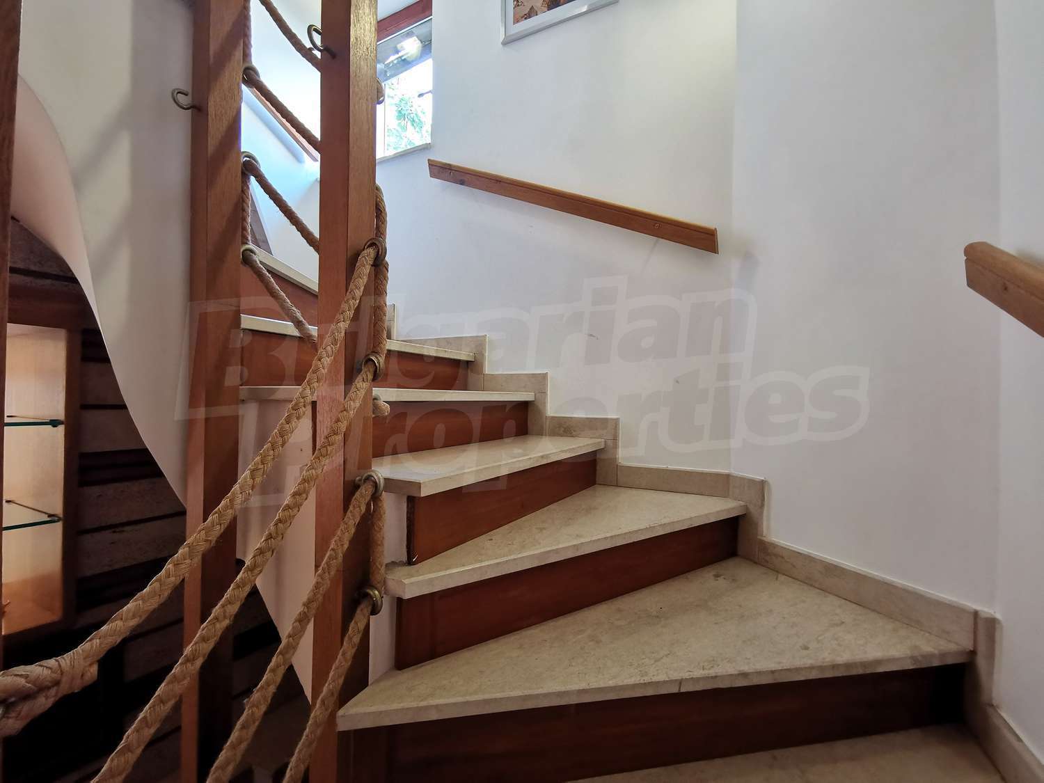Gallery Picture 24