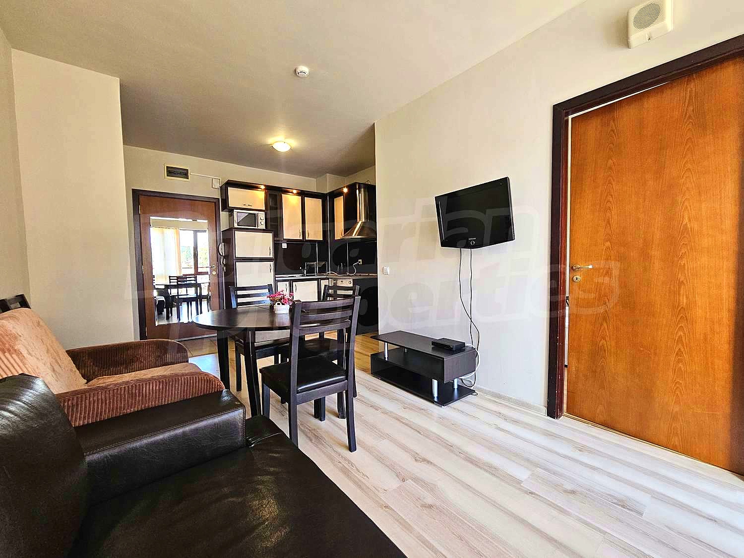 Gallery Picture 4