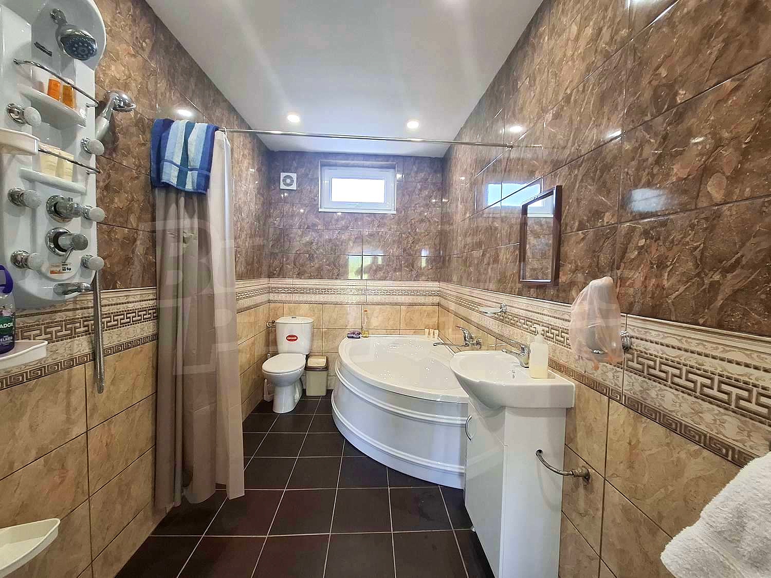 Gallery Picture 15