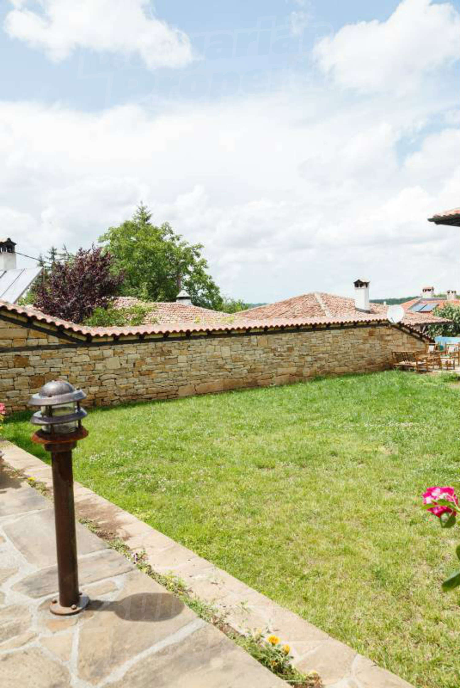 Gallery Picture 12