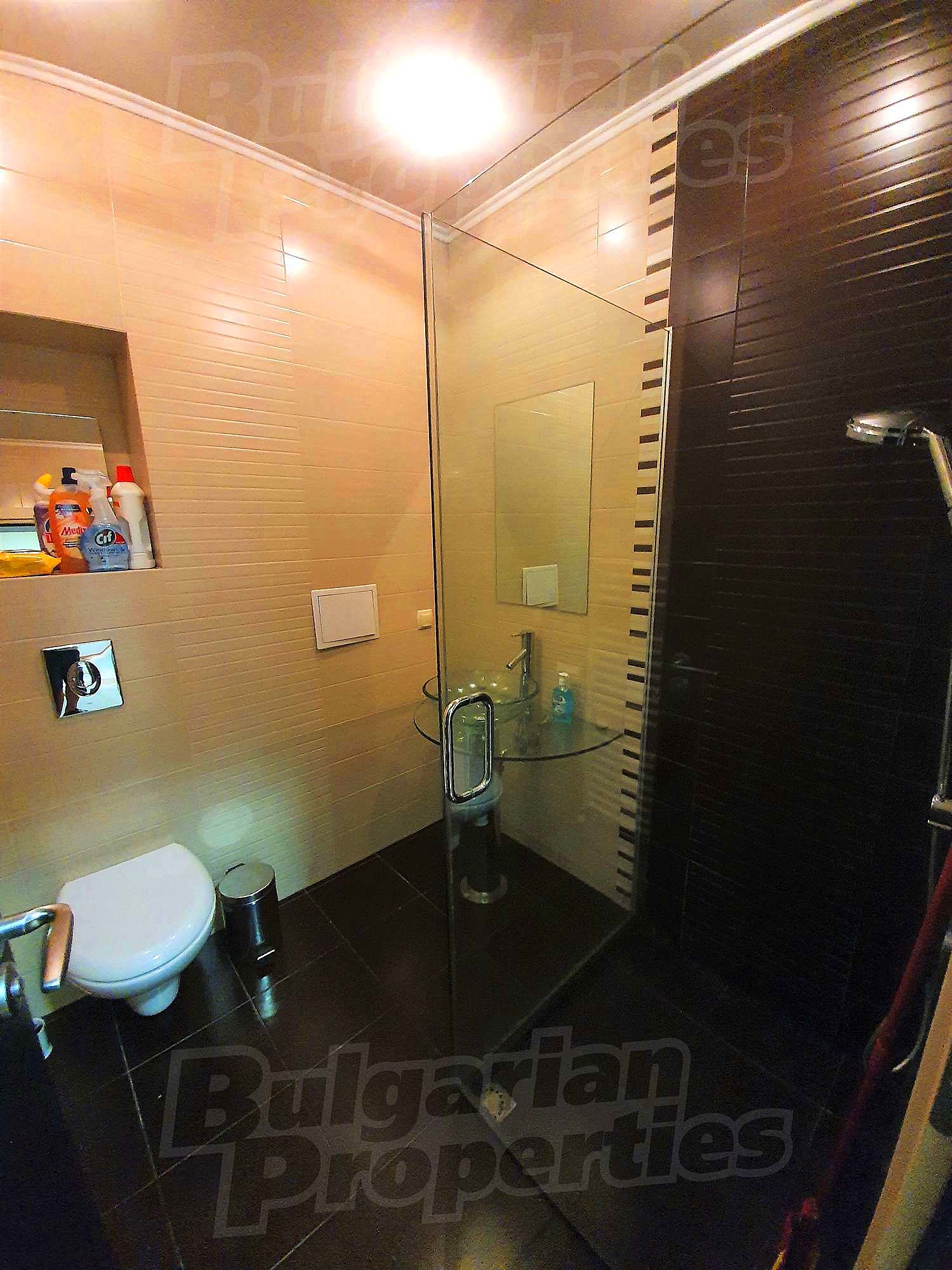 Gallery Picture 19