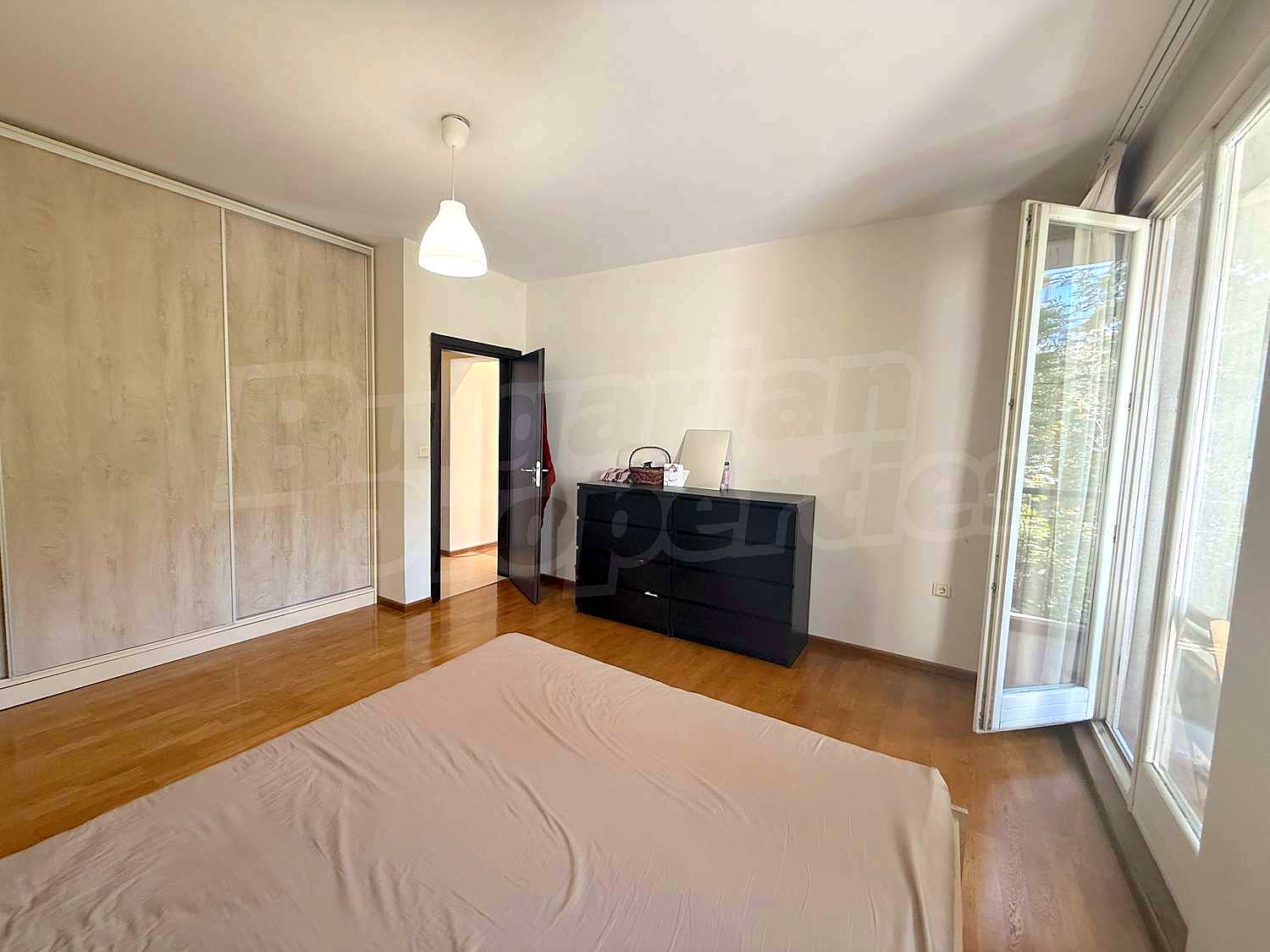 Gallery Picture 35