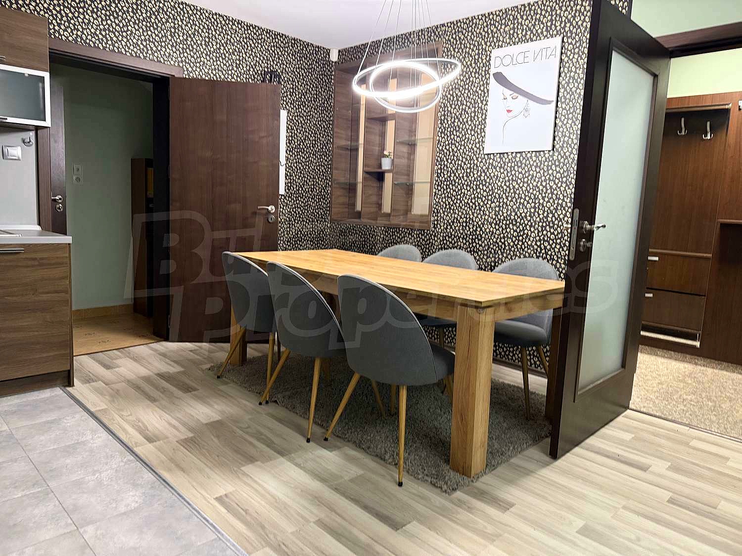 Gallery Picture 5