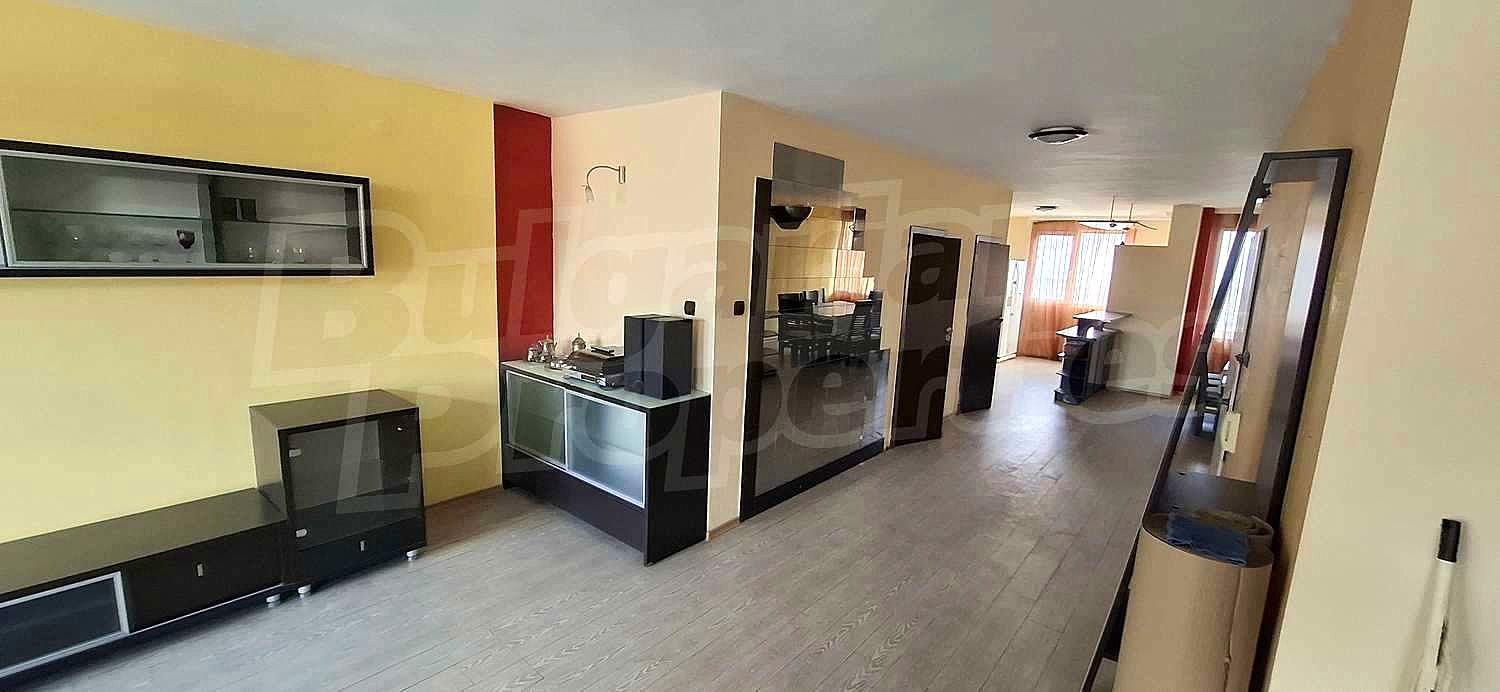 Gallery Picture 6