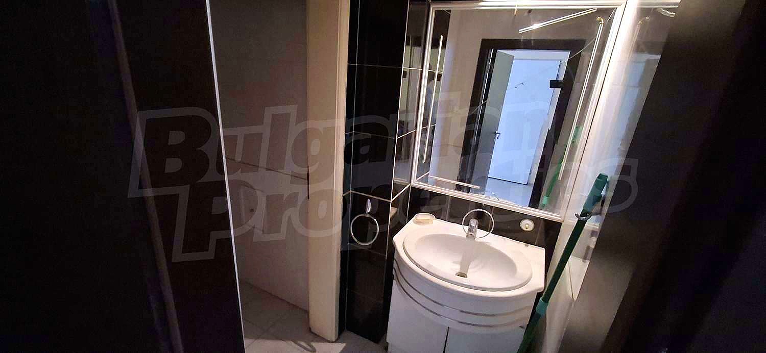 Gallery Picture 35
