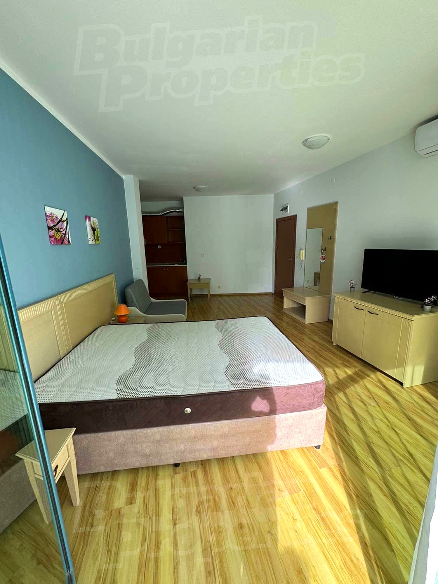 Gallery Picture 12