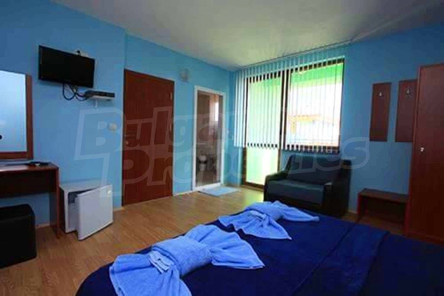 Gallery Picture 10