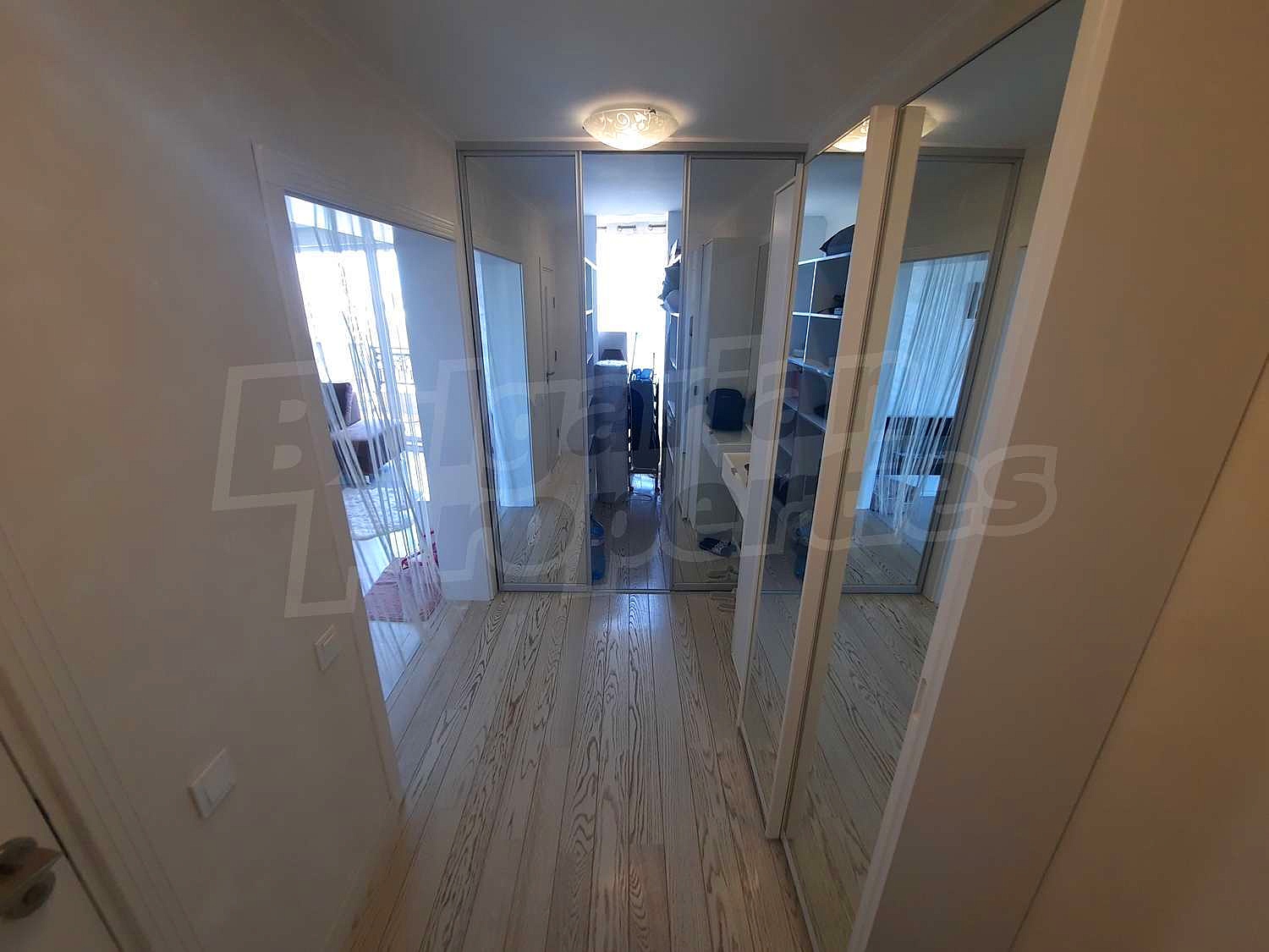 Gallery Picture 11