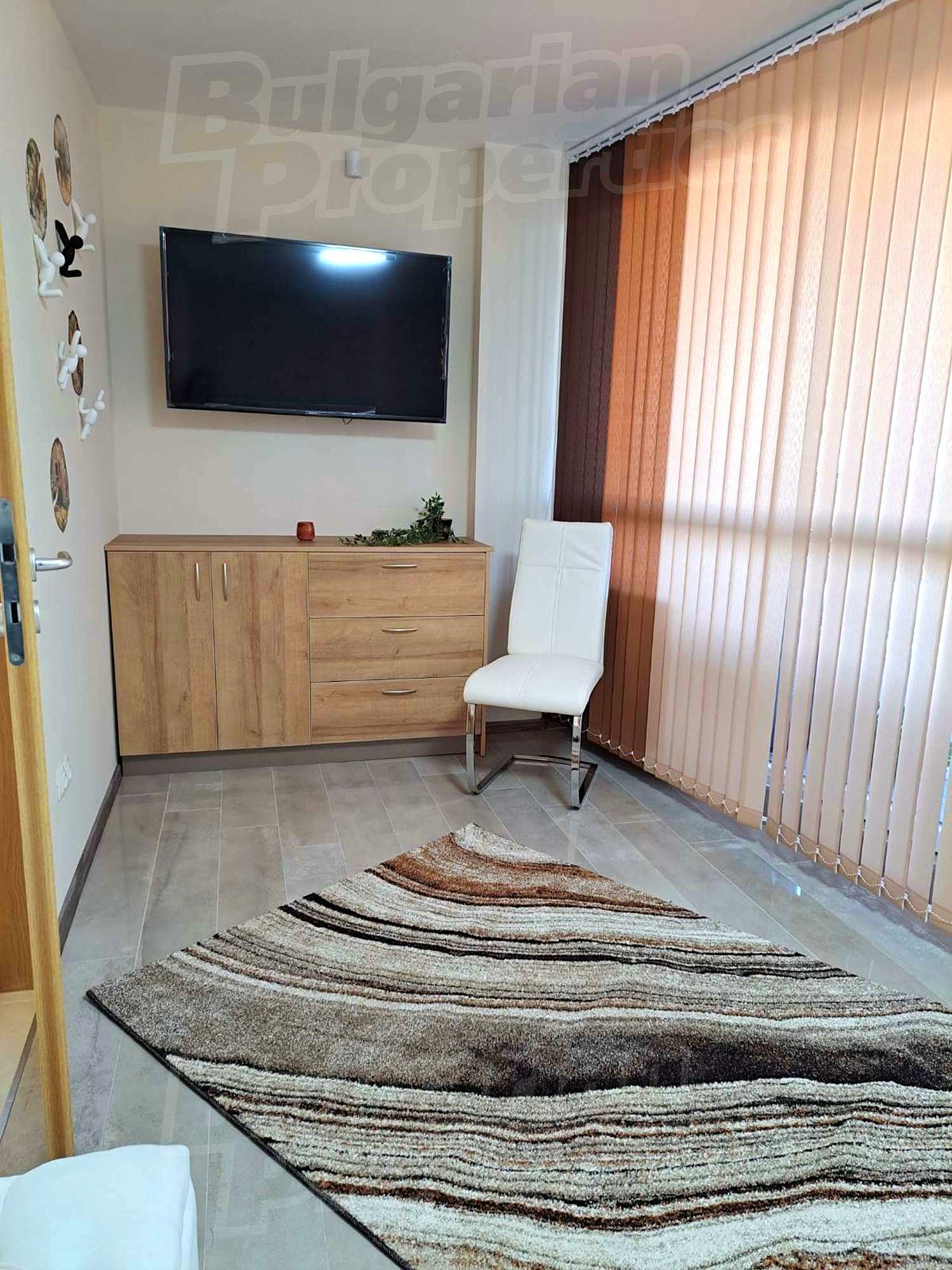 Gallery Picture 28