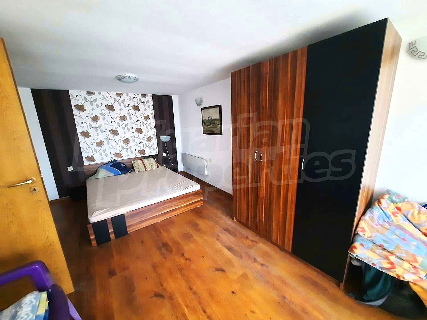 Gallery Picture 4