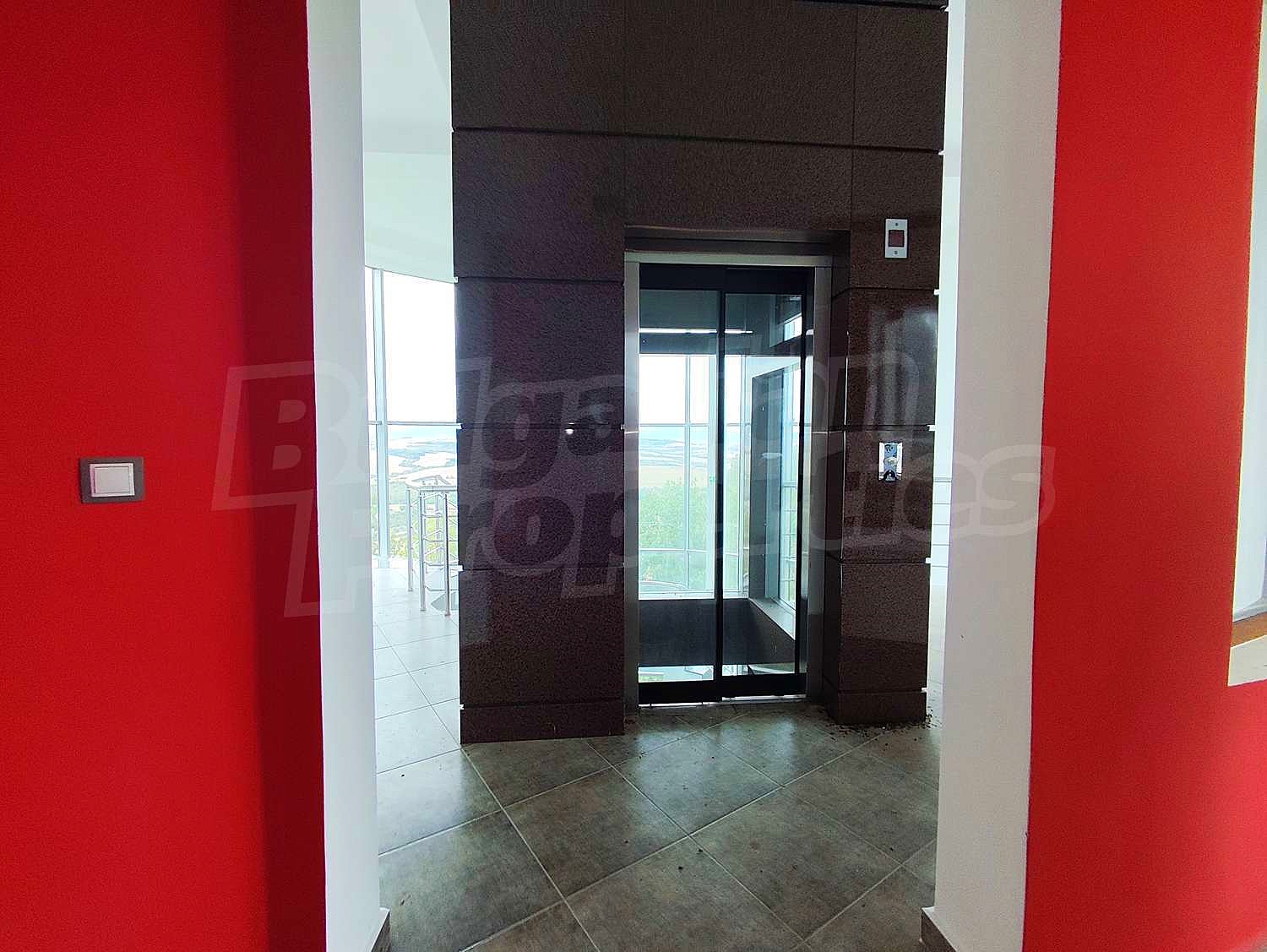 Gallery Picture 35