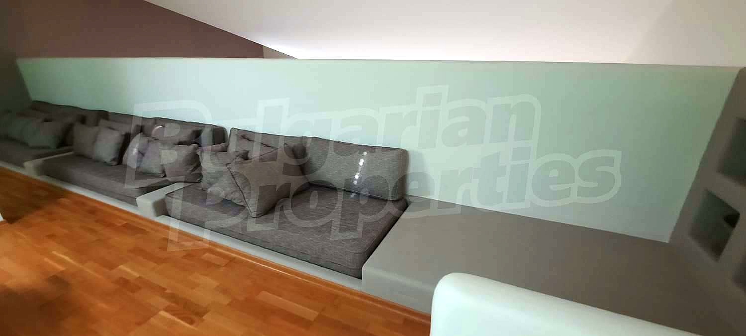 Gallery Picture 137