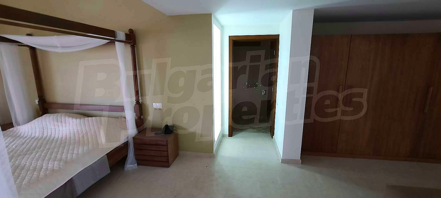 Gallery Picture 143