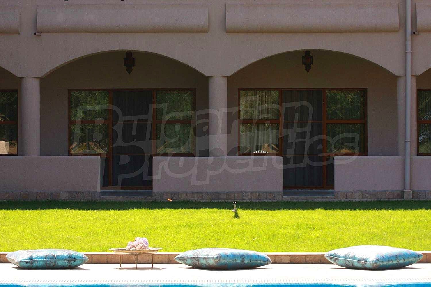 Gallery Picture 11