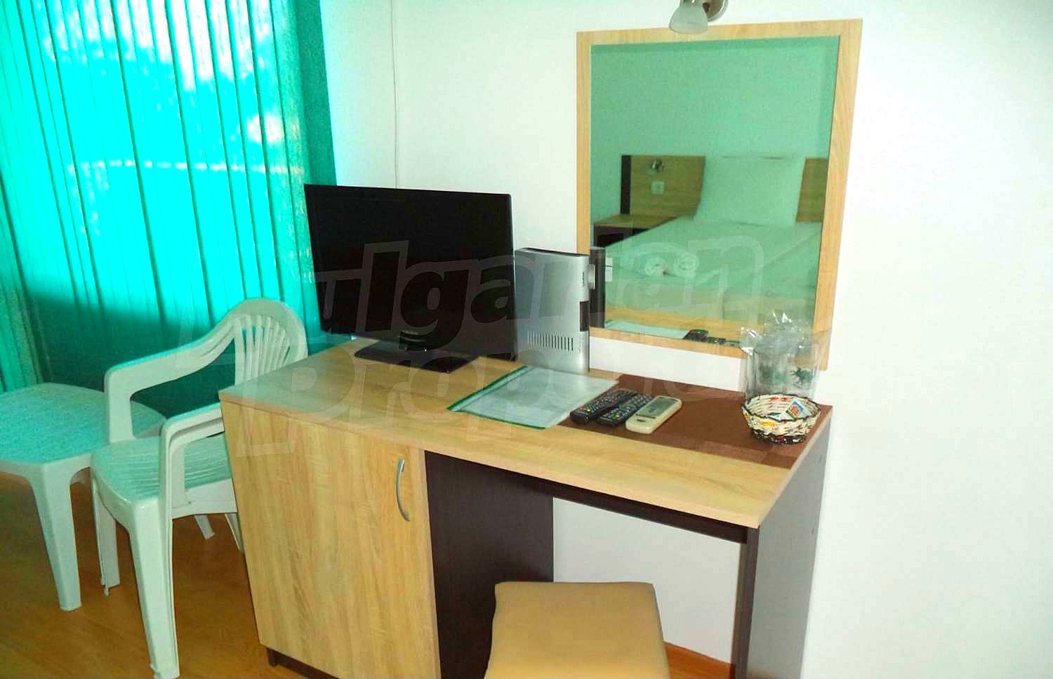 Gallery Picture 35
