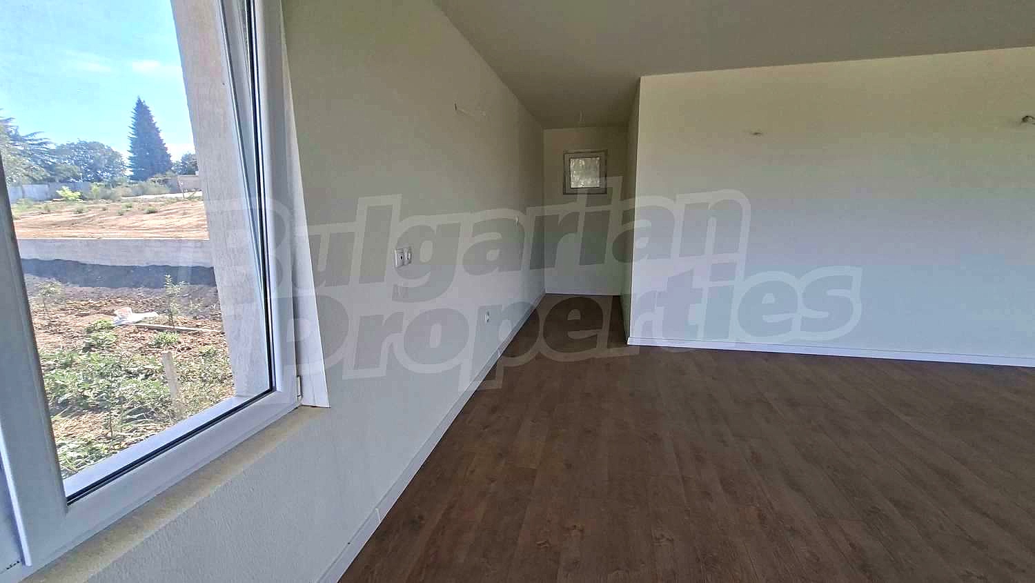Gallery Picture 10