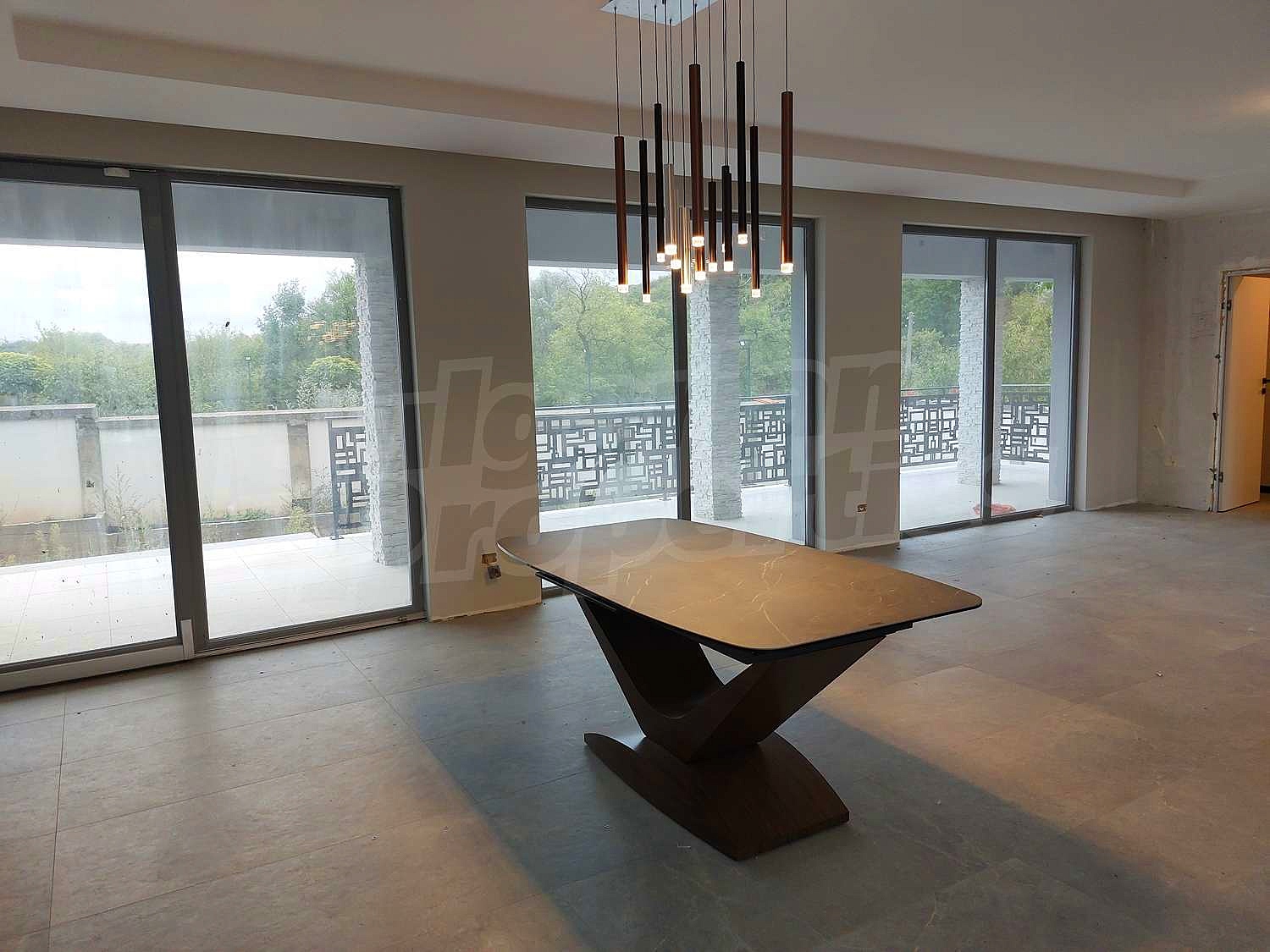 Gallery Picture 4