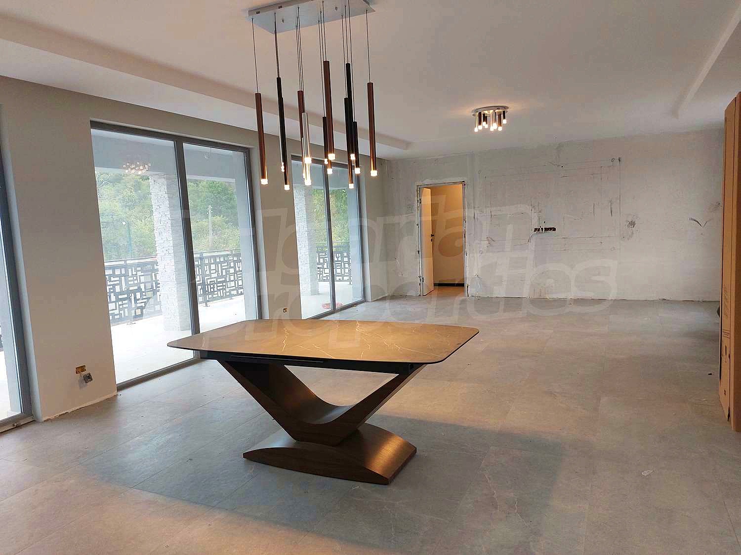 Gallery Picture 2