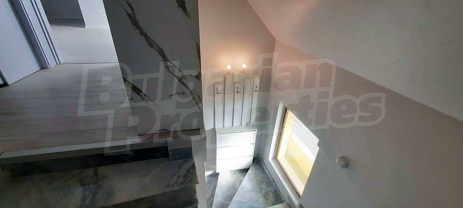 Gallery Picture 21