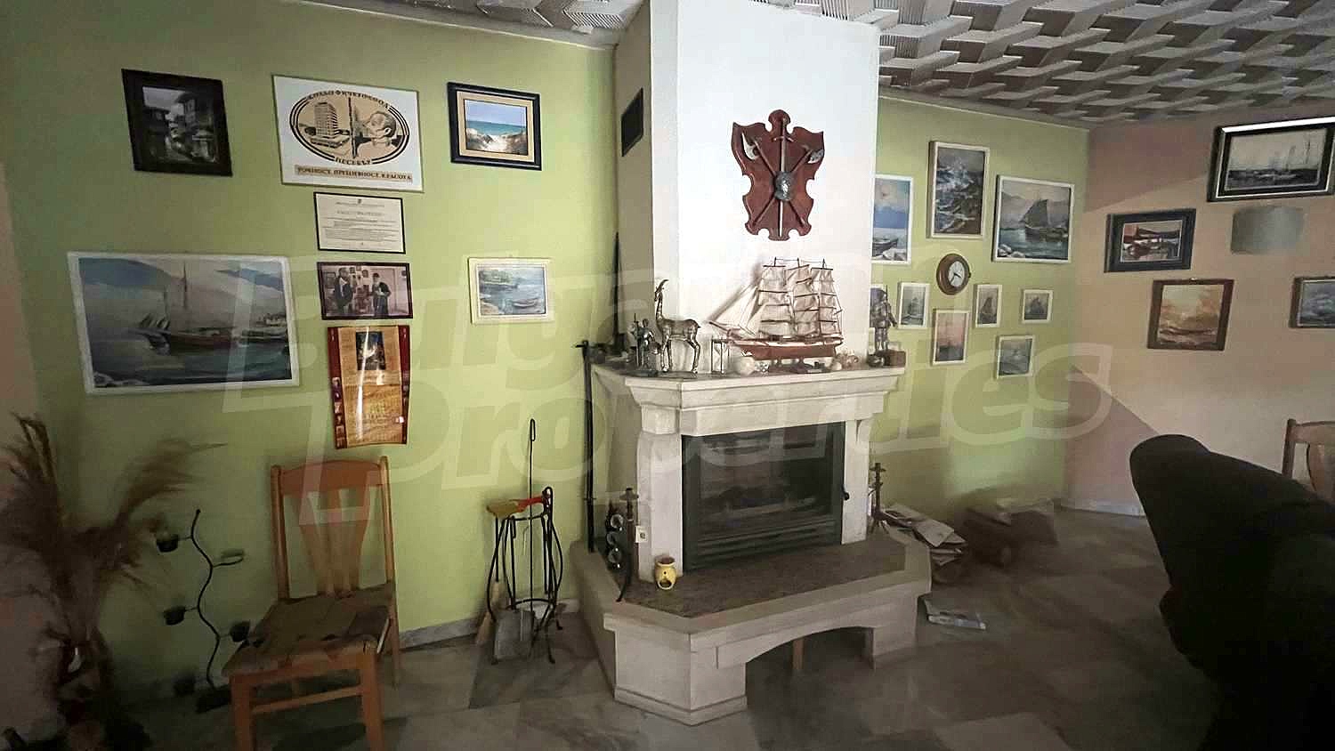 Gallery Picture 2
