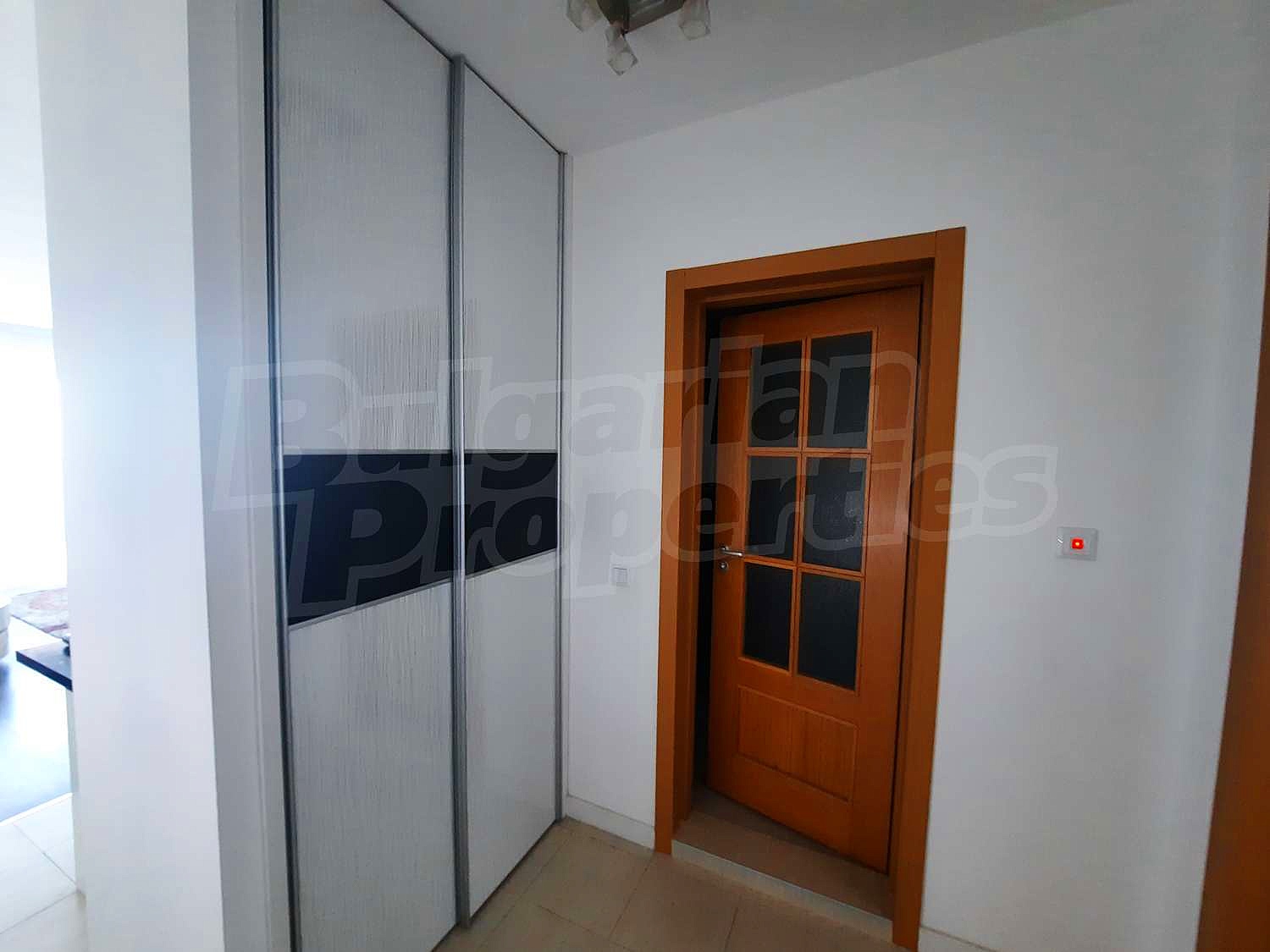 Gallery Picture 8