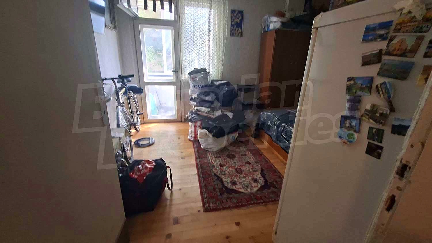Gallery Picture 10
