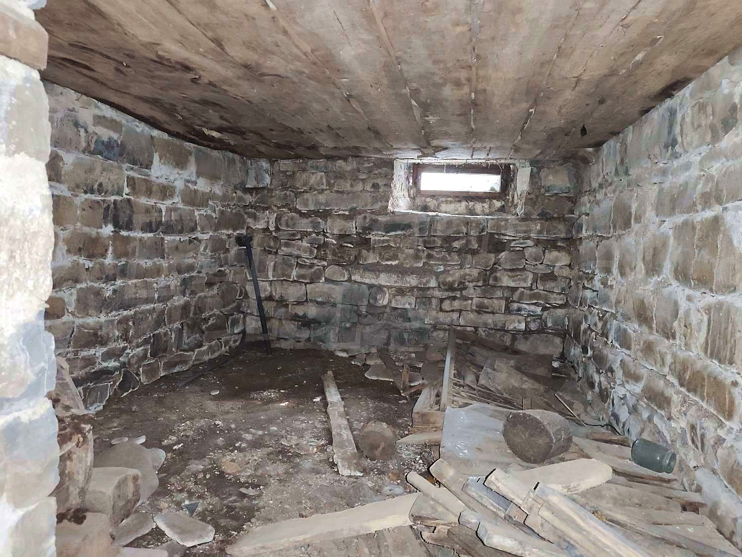 Gallery Picture 35