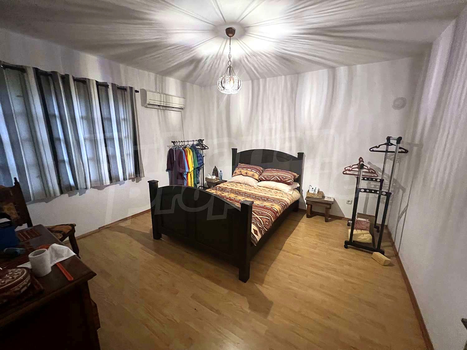 Gallery Picture 10