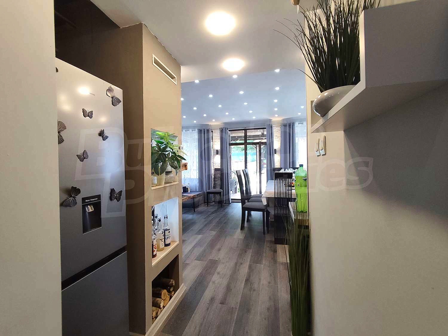 Gallery Picture 19