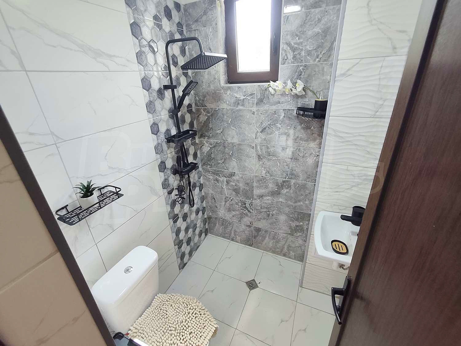 Gallery Picture 15