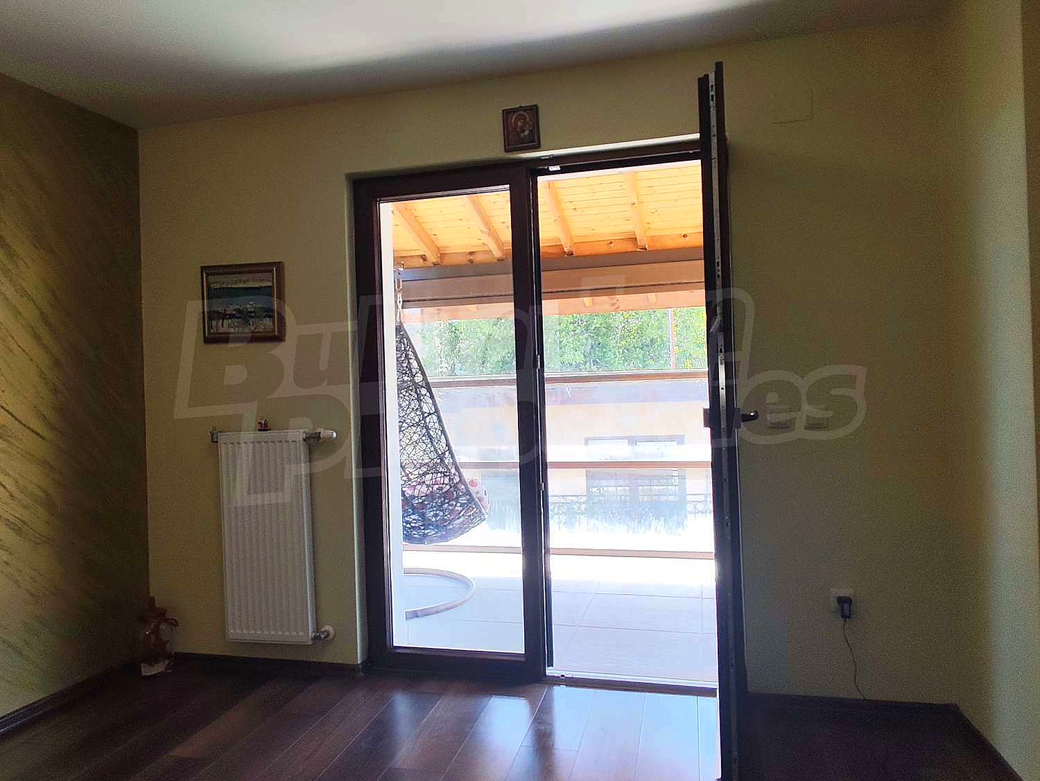 Gallery Picture 17