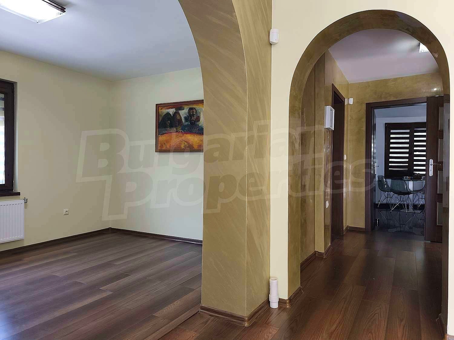 Gallery Picture 15
