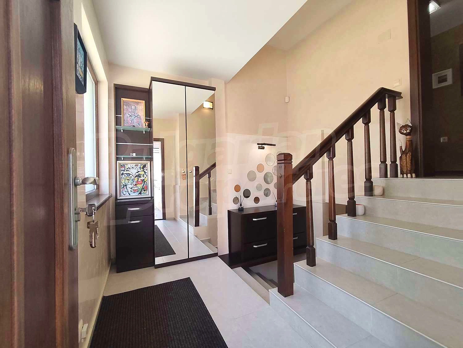 Gallery Picture 6