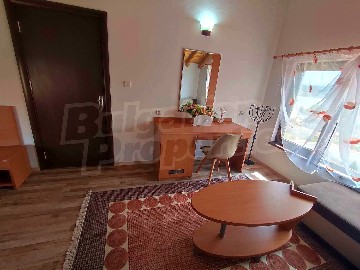 Gallery Picture 33