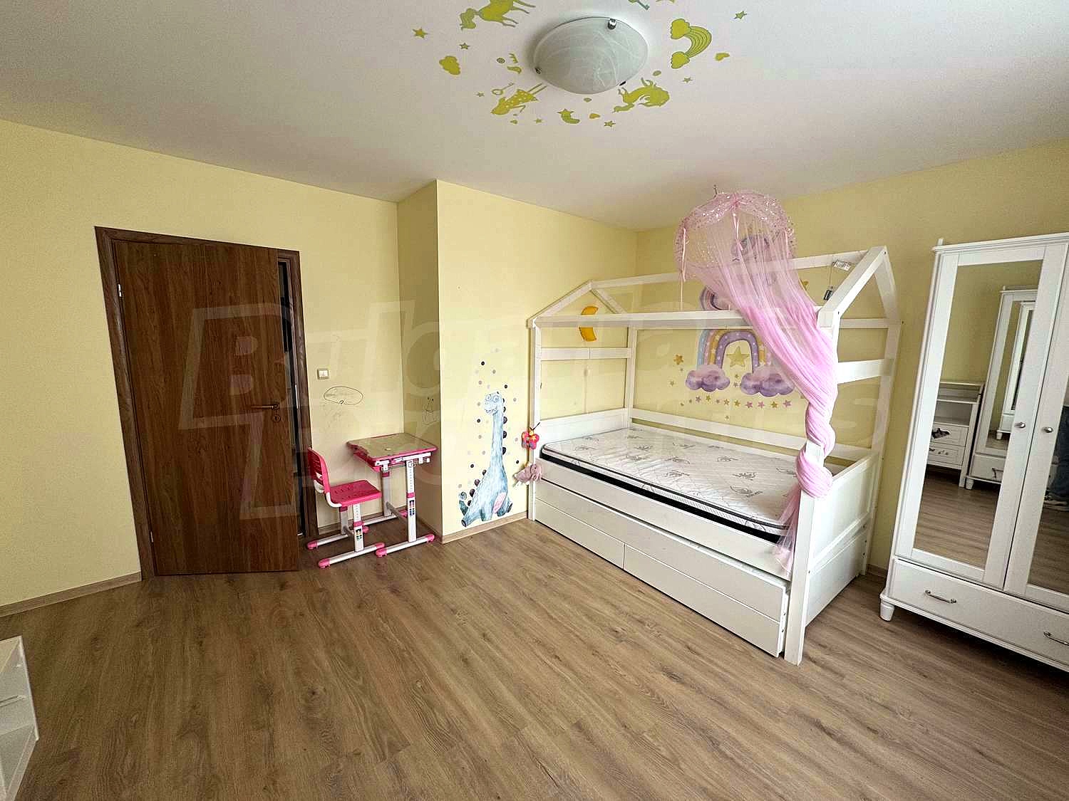 Gallery Picture 17