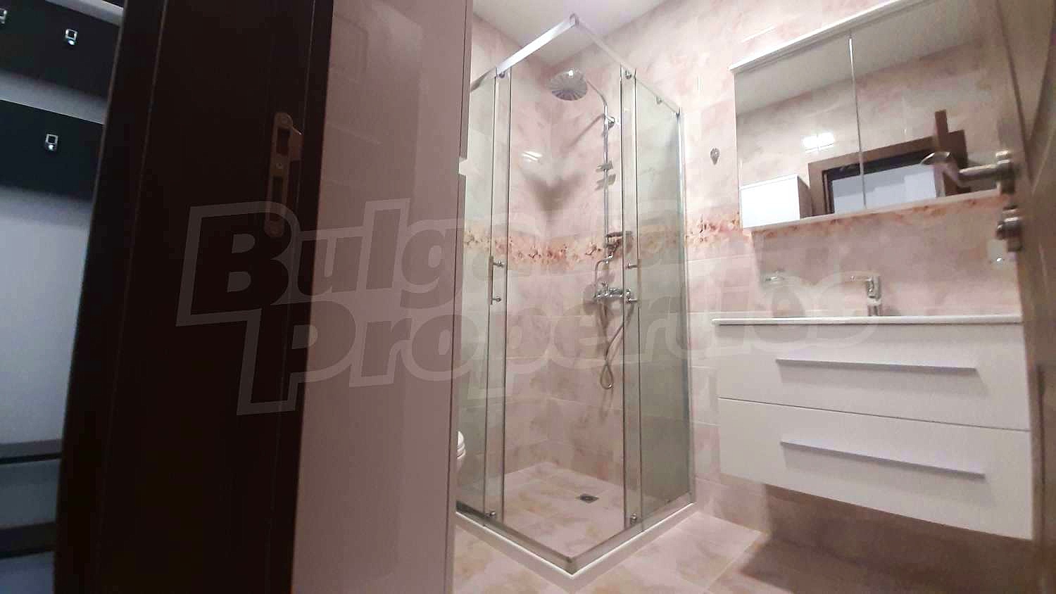 Gallery Picture 33