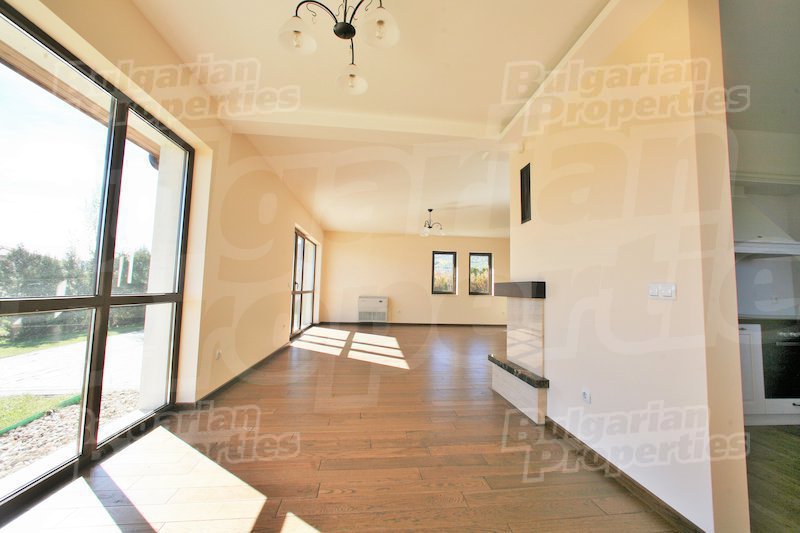 Gallery Picture 6