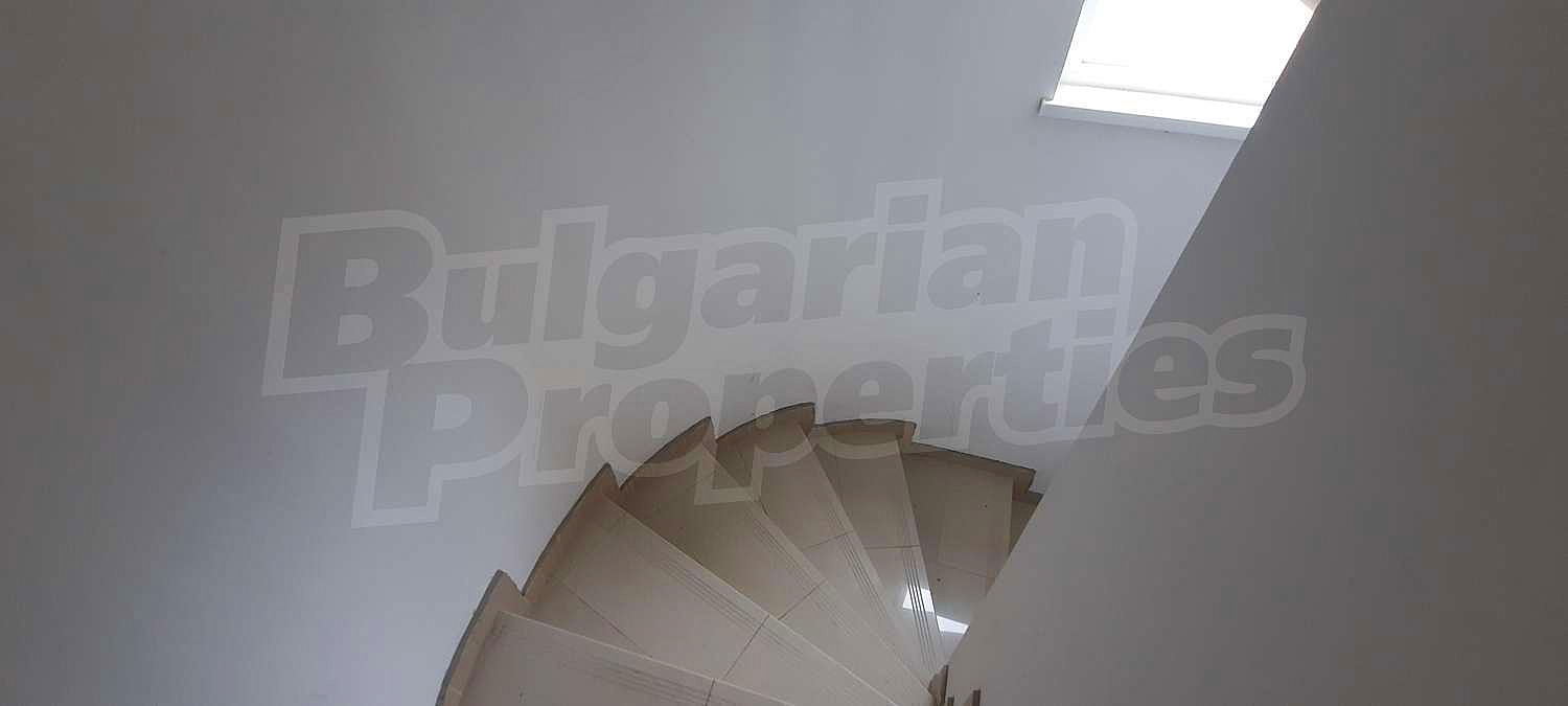 Gallery Picture 24